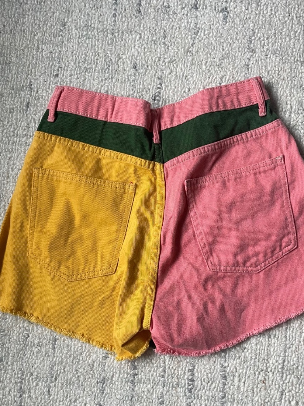 FARM Rio multicolored shorts size 4-6 - Picture 2 of 3